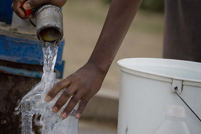 Collecting water in Harare